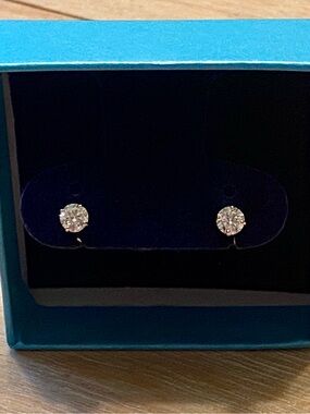 14k solid gold 1ct  Moissanite earrings